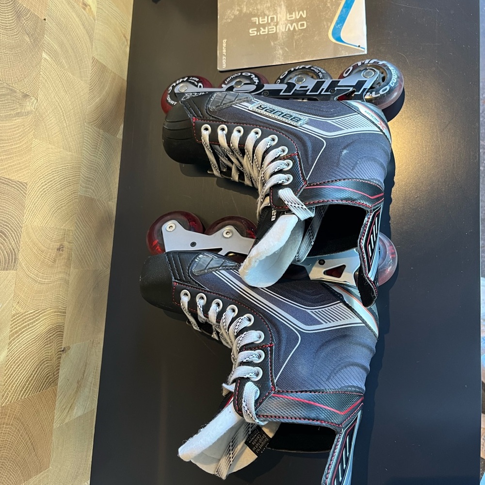 Bauer rollerblades only used a handful of times. I’m a size 6.5/7 women’s - Picture 6 of 7